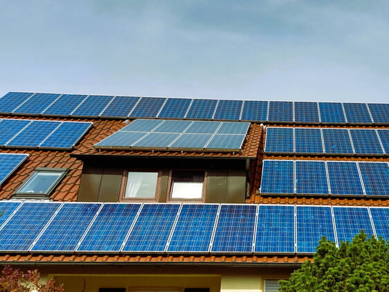 Foto: LEA, Je voller das Dach, desto wirtschaftlicher ist meist die PV-Anlage
