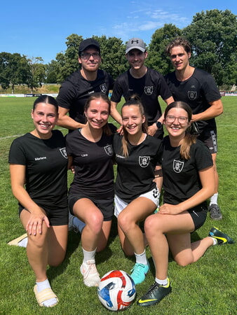 Das TVI-Team am Ball (Foto: L. Würth)