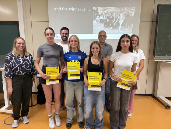 Foto Montag: GTS - Guess the size, eine Tasche, die Rucksack, Reisetasche und Bauchtasche in einem ist und durch wenige Handgriffe umgestaltet werden kann. Die Jury von links nach rechts: Annekatrin Baumann, Dominik Wahl, Dr. Peter Traub, Ida Scharhag