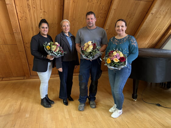 Von Links zu sehen: Frau Lidya Talayman, Bürgermeisterin Frau Simone Lehnert, Herr Bernd Warttinger und Frau Franka Kovacevic