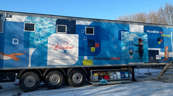 Au&szlig;enansicht Schwimmmobil