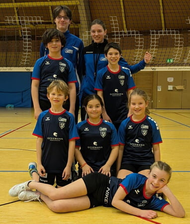 Hinten v.l.n.r.: Marco, Julia / Mitte v.l.n.r.: Samy, Lewin / Vorne v.l.n.r.: Jonathan, Luisa M., Luisa S. / Liegend: Selina