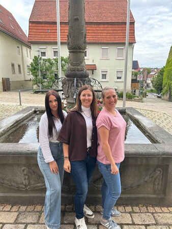 v.l. Marie-Noelle Bensinger, Tanja Brosz, Kathrin Fabritius, fehlt auf dem Foto: Melanie Hunke