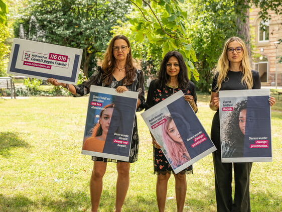 v.l. Gleichstellungsbeauftragte Cynthia Schönau, Leiterin des Fachbereichs Gesundheitsförderung und Gesundheitsplanung Dr. Uschi Traub, Studentin des Dualen Studiengangs BWL-Gesundheitsmanagement Pauline Höll (Landratsamt Ludwigsburg).