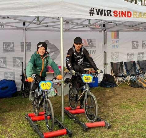Jona Brosz und Moritz Baßler beim Warm Up