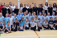 Tanzgruppen präsentieren ihre neuen Tänze