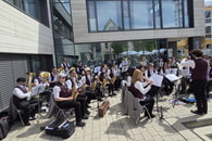 Das Blasorchester zu Gast beim Maibaumfest in Pleidelsheim