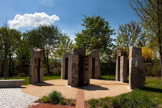 Urnenstehlen auf dem Holderfriedhof